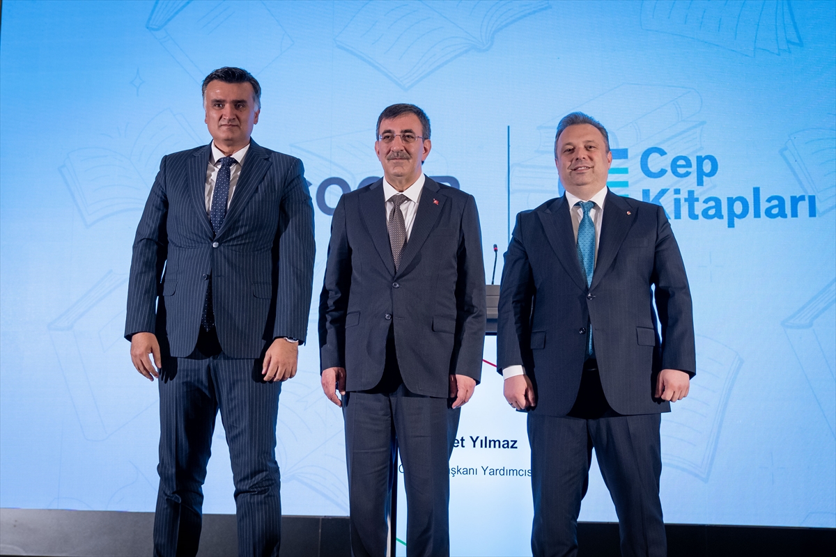 SOCAR Türkiye, bilgiye erişimde fırsat eşitliğini hedefleyen Cep Kitapları Projesi'ni tanıttı