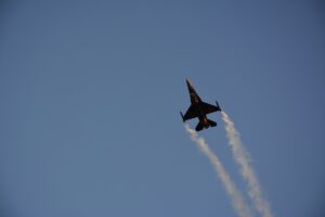 MANİSA (AA) – Türk Hava Kuvvetleri akrobasi timi SOLOTÜRK, Manisa'nın