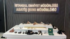 İSTANBUL (AA) – İstanbul'da sosyal medya üzerinden kendilerini polis olarak