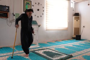 - Yaşına, bedensel güçsüzlüğüne ve azalan görme ile hareket kabiliyetine