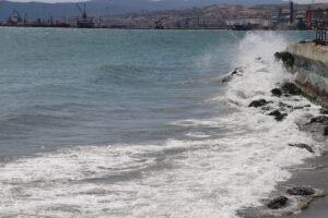 TEKİRDAĞ (AA) – Marmara Denizi'nde etkili olan poyraz, Tekirdağ'da deniz