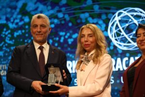 - "İhracata 7 aylık veriler itibarıyla baktığımızda da yüzde 5,2'lik