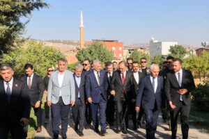 SİİRT (AA) – Ticaret Bakanı Ömer Bolat, Siirt'in Tillo ilçesinde