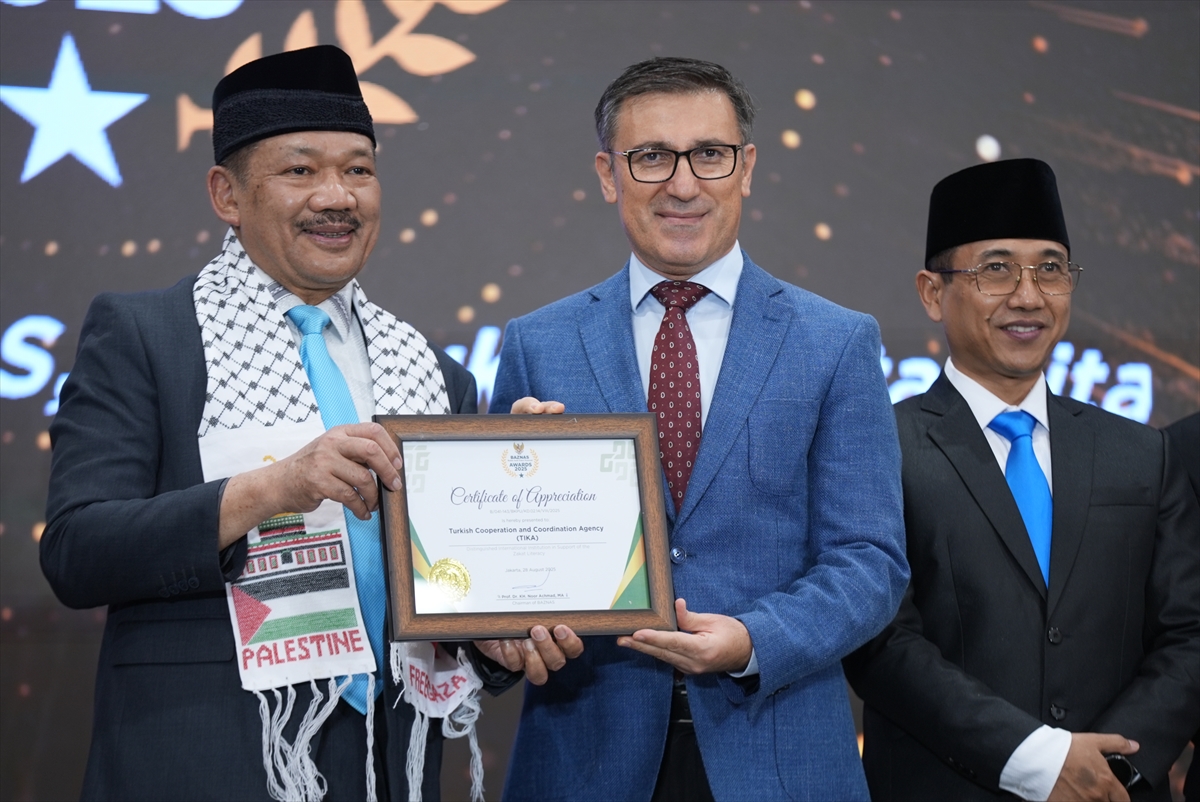 TİKA, Endonezya'da “Uluslararası En İyi Kurumsal Partner” ödülünü kazandı