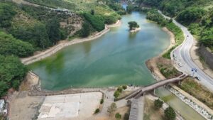 TRABZON (AA) – Trabzon'un Akçaabat ilçesinde yer alan Sera Gölü'nün