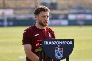 TRABZON (AA) – Trabzonspor'un sol bek oyuncusu Mustafa Eskihellaç, kimin