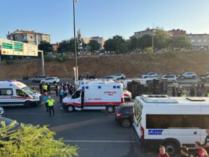 - Yaralıların olduğu kaza bölgesine çok sayıda sağlık ekibi sevk