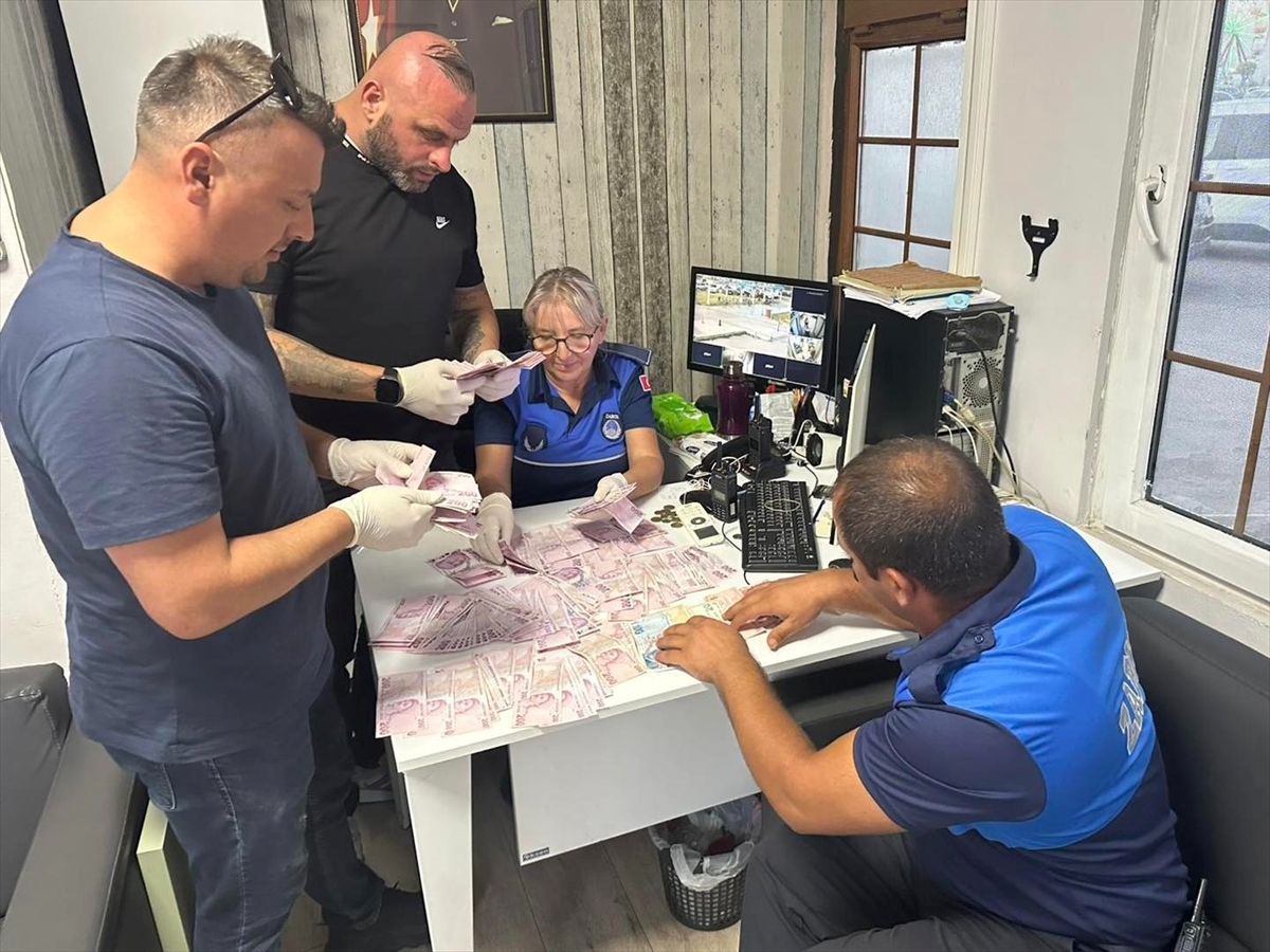 Yalova'da zabıtanın yakaladığı dilencinin üzerinden 45 bin lira çıktı
