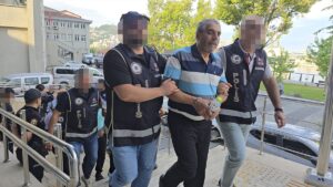 ZONGULDAK (AA) – Zonguldak'ta tefecilik yaptıkları iddiasıyla gözaltına alınan 4