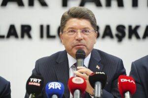 İSTANBUL (AA) – Adalet Bakanı Yılmaz Tunç, "Muhalefetin kendi içlerindeki