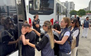 ADANA (AA) – Adana merkezli 3 ilde düzenlenen yasa dışı