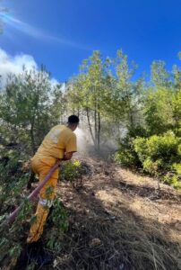 ADANA (AA) – Adana'nın Feke ilçesinde çıkan orman yangını, ekiplerin