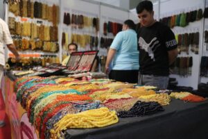 - Fuarda, Kur'an-ı Kerim'in ayetlerinin işlendiği 12 kilogramlık tespih de