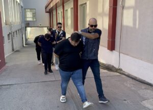 ADANA (AA) – Adana'da inek almak isteyen 2 kişiyi "sazan