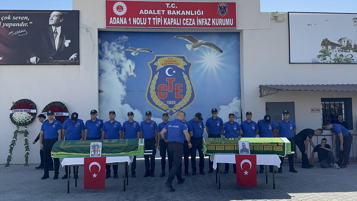 Adana'da trafik kazasında ölen 2 cezaevi personeli için tören düzenlendi