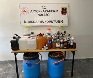 AFYONKARAHİSAR (AA) – Afyonkarahisar'ın Sultandağı ilçesinde sahte alkol imalatçılarına yönelik