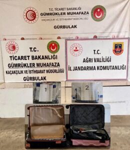 AĞRI (AA) – Ağrı'nın Doğubayazıt ilçesinde, valiz içerisine sentetik uyuşturucu