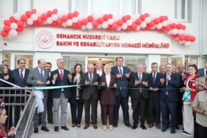 - "2025 Aile Yılı'nda, yaşlı hizmetlerinde hedefimiz, büyüklerimizi, bilgeliğiyle topluma