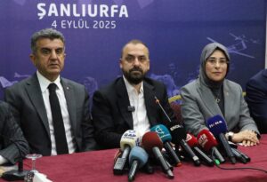 - "(Milli Dayanışma, Kardeşlik ve Demokrasi Komisyonu) Komisyon iyi bir