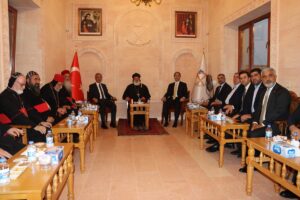 MARDİN (AA) – AK Parti Genel Başkan Yardımcısı Zafer Sırakaya,