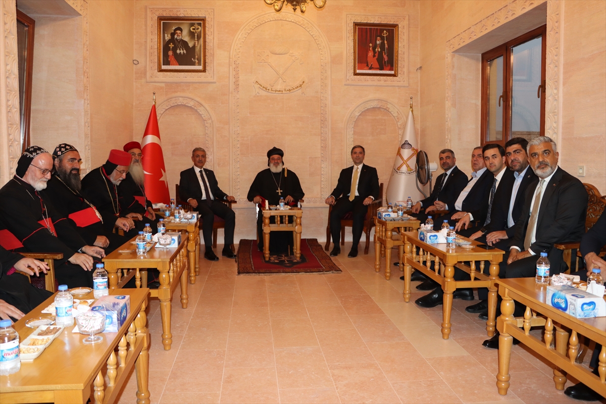 AK Parti Genel Başkan Yardımcısı Sırakaya, Mardin'de ziyaretlerde bulundu