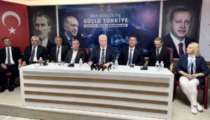 - "Biz eser ve hizmet üretirken onlar (muhalefet) maalesef kaos