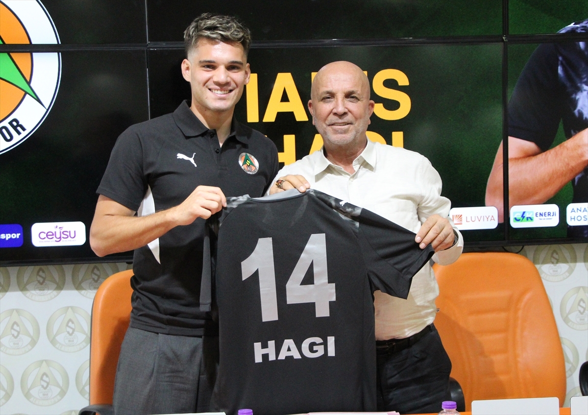 Alanyaspor, Rumen futbolcu Ianis Hagi ile 2 yıllık sözleşme imzaladı