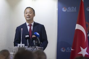 ANKARA (AA) – Ankara'daki Avrasya İncelemeleri Merkezi'nde (AVİM), "Kırgızistan'ın Türk