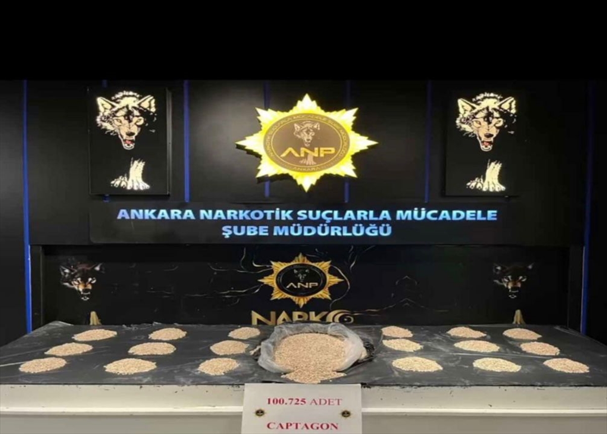 Ankara'da otomobilde 100 bin 725 uyuşturucu hap ele geçirildi