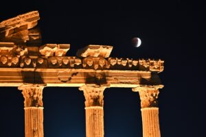 ANTALYA (AA) – Antalya'nın Manavgat ilçesinde yerli ve yabancı turistler,