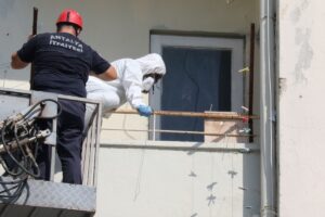 ANTALYA (AA) – Antalya'nın Muratpaşa ilçesinde bir kişi yalnız yaşadığı