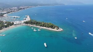 ANTALYA (AA) – Antalya, yılın 8 ayında, hava yoluyla gelen