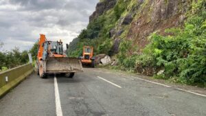 ARTVİN (AA) – Karadeniz Sahil Yolu'nun Artvin'in Kemalpaşa ile Hopa