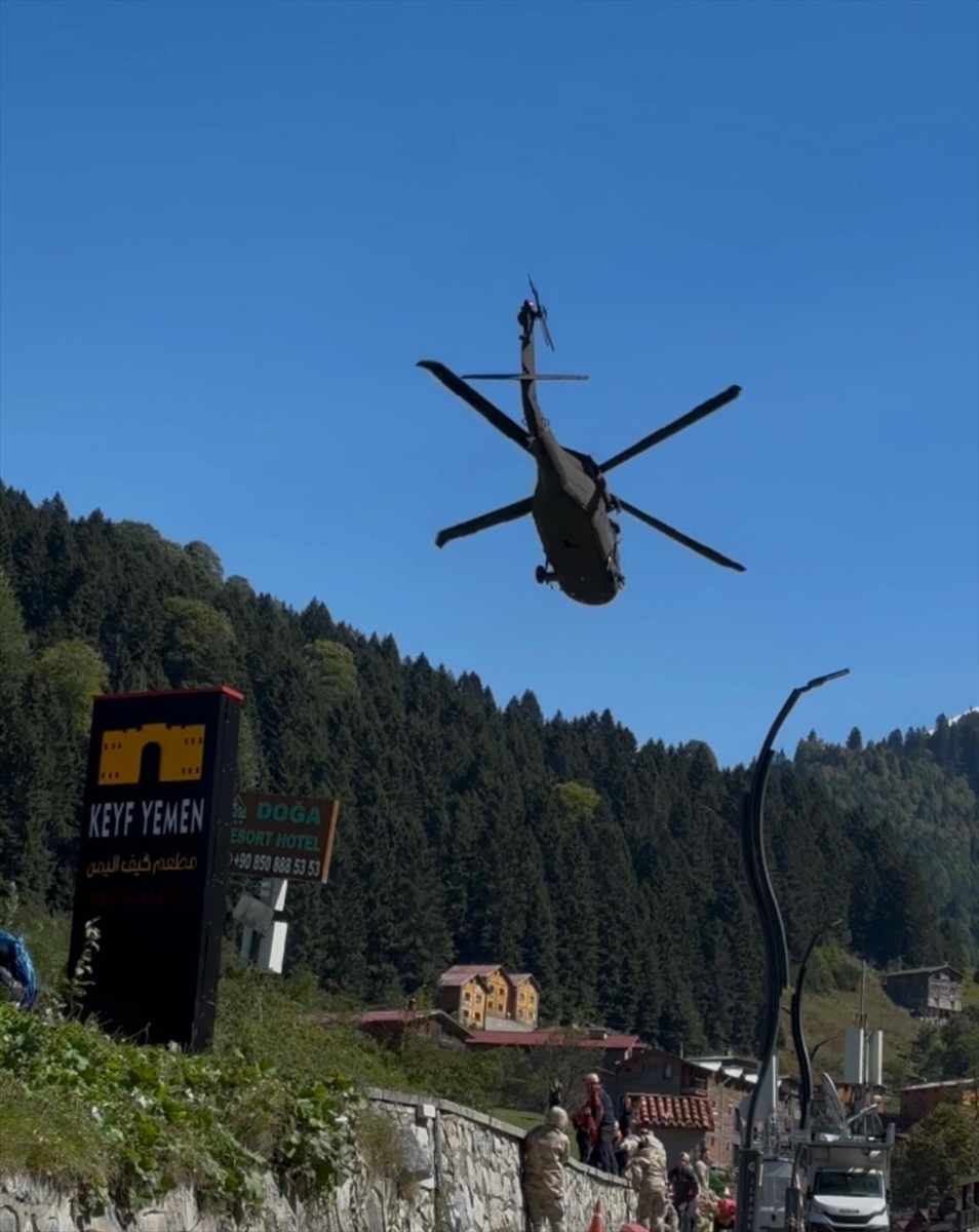 Rize'de selden etkilenen 17 kişi askeri helikopterlerle tahliye edildi