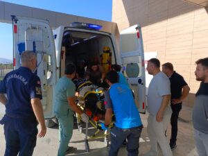 AYDIN (AA) – Aydın'ın Çine ilçesinde devrilen kamyonetteki dinamitlerin kontrollü