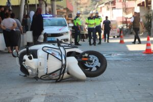 AYDIN (AA) – Aydın'ın Nazilli ilçesinde iki motosikletin çarpışması sonucu