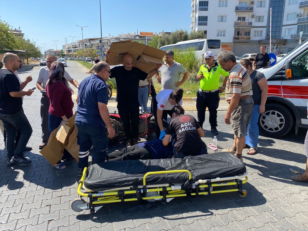 Aydın'da kazada yaralanan kadın ambulans gelene kadar kartonla güneşten korundu