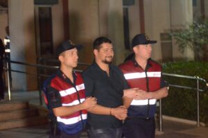 AYDIN (AA) – Aydın'ın Nazilli ilçesinde düzenlenen rüşvet operasyonunda, aralarında