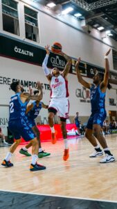 - Bahçeşehir Koleji: 99 - TOFAŞ: 82