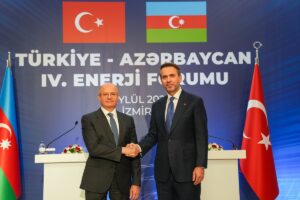 İZMİR (AA) – Enerji ve Tabii Kaynaklar Bakanı Alparslan Bayraktar,