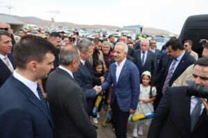 GÜMÜŞHANE (AA) – Ulaştırma ve Altyapı Bakanı Abdulkadir Uraloğlu, Bayburt-Gümüşhane