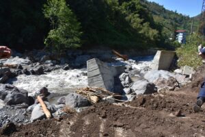 ARTVİN (AA) – Ulaştırma ve Altyapı Bakanı Abdulkadir Uraloğlu ile
