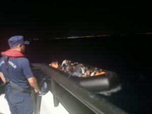 BALIKESİR (AA) – Balıkesir'in Ayvalık ilçesinde yasa dışı yollarla yurt