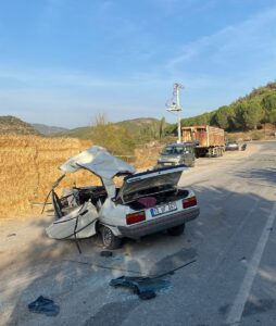 BALIKESİR (AA) – Balıkesir'in Bigadiç ilçesinde şarampole devrilen otomobilin sürücüsü
