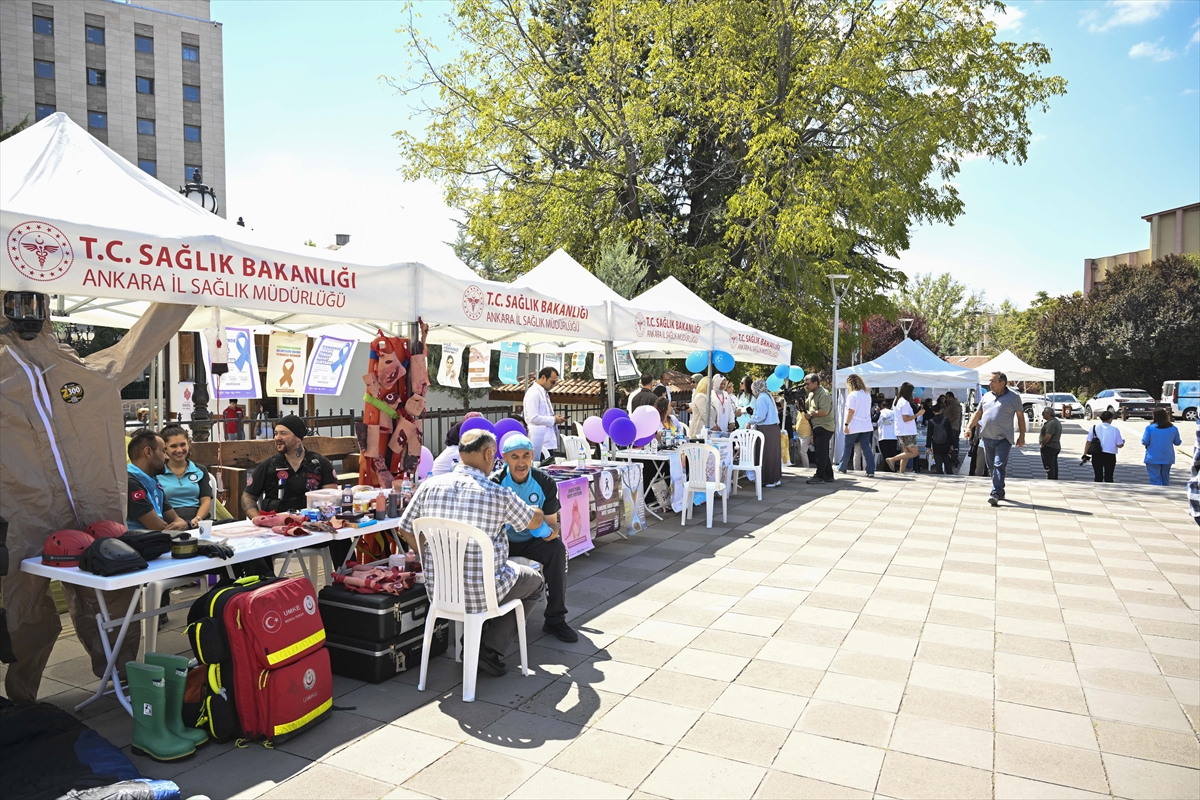 Başkentte Halk Sağlığı Haftası kapsamında “Sağlık Sokağı” açıldı