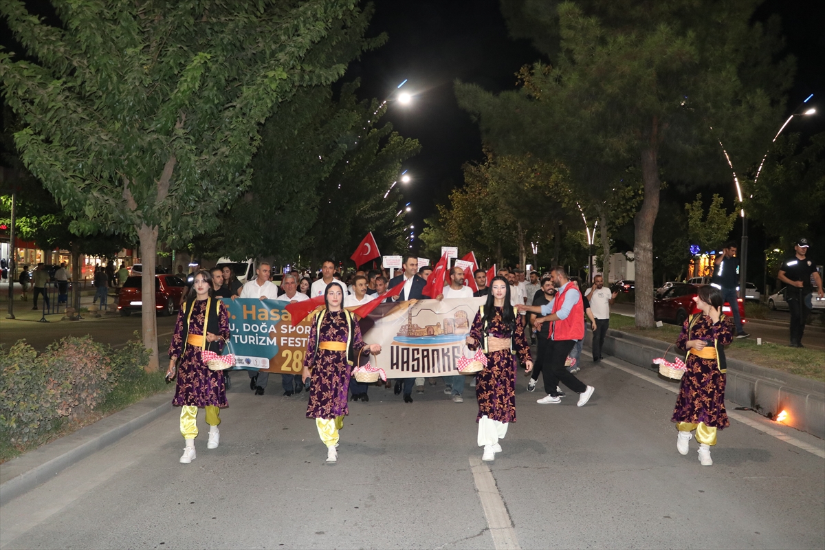 Batman'da festival ve fuarlar kortej yürüyüşüyle tanıtıldı