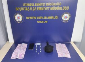 İSTANBUL (AA) – Beşiktaş'ta, otomobilinin kapısındaki mıknatıs mekanizmalı gizli bölmede