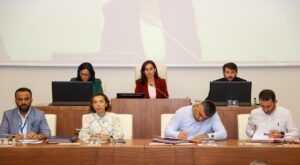 İSTANBUL (AA) – Beykoz Belediye Meclisinde, belediye personelinin son ay