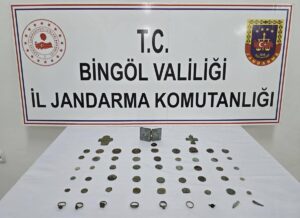 BİNGÖL (AA) – Bingöl'de tarihi eser niteliğinde olduğu değerlendirilen 45