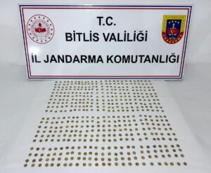 BİTLİS (AA) – Bitlis'in Adilcevaz ilçesinde Roma dönemine ait 500